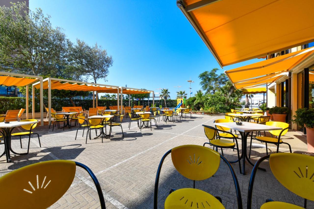 Savoia Hotel Misano Adriatico Extérieur photo