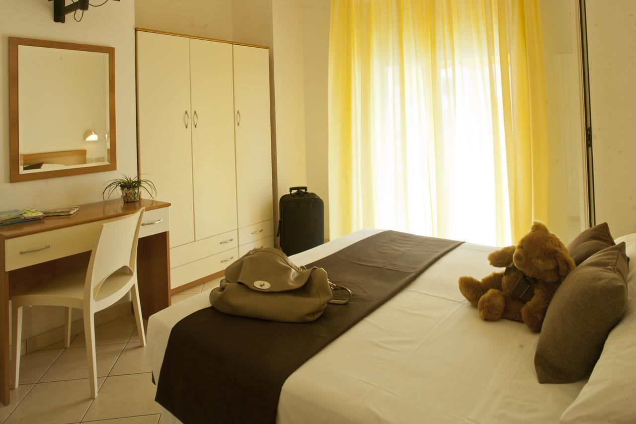Savoia Hotel Misano Adriatico Extérieur photo